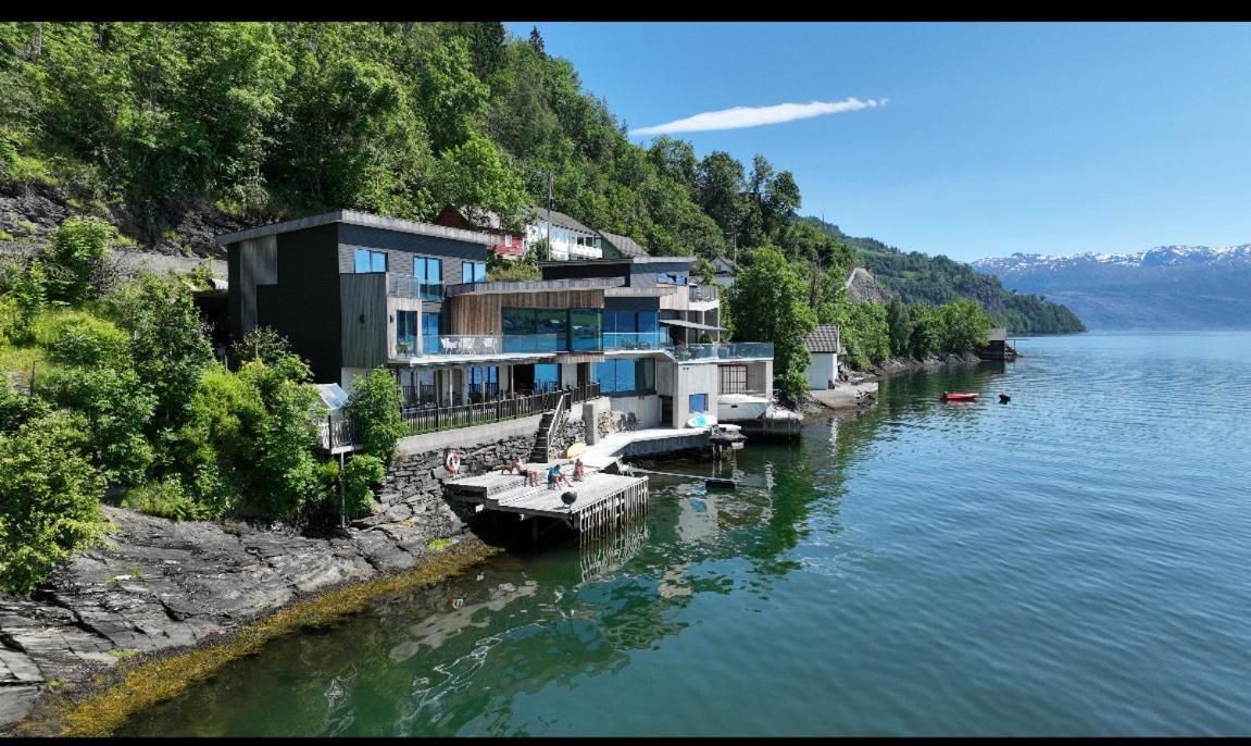 Panoramaresort In Hardangerfjorden Leilighet I Sjokanten Ved Hardangerfjorden For 7 Personer Boat , Sauna,Kajak, Sup For Rent Øystese Buitenkant foto